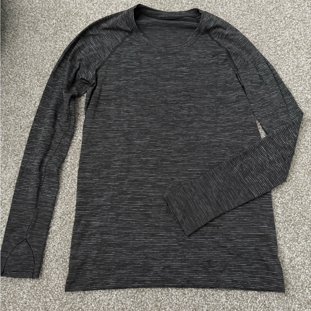 Lululemon Swiftly Speed Long Sleeve
Black / White / Black